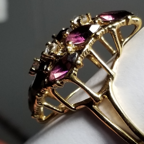 Relisted -Vintage purple gems ring 18k HGE cluster gold tone cocktail statement - Picture 4 of 15